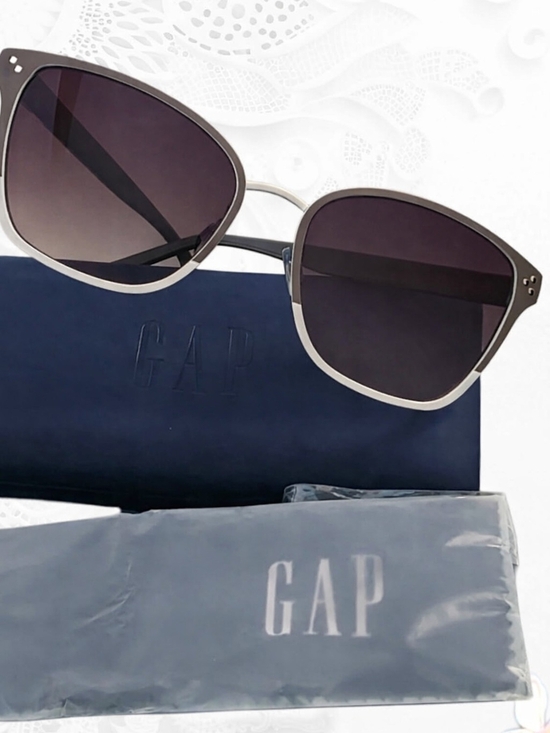 GAP Oversized Cat‑Eye Sunglasses – Model SGP001 Grey – NWT Case and Cloth main image 5